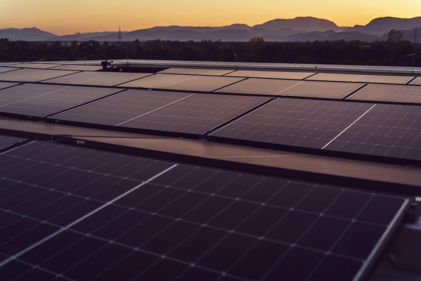 How Many Solar Panels Do I Need For A 400 Sq Ft Home?